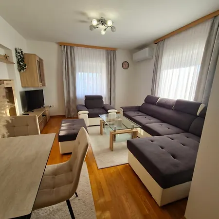 La Casa * リヴノ